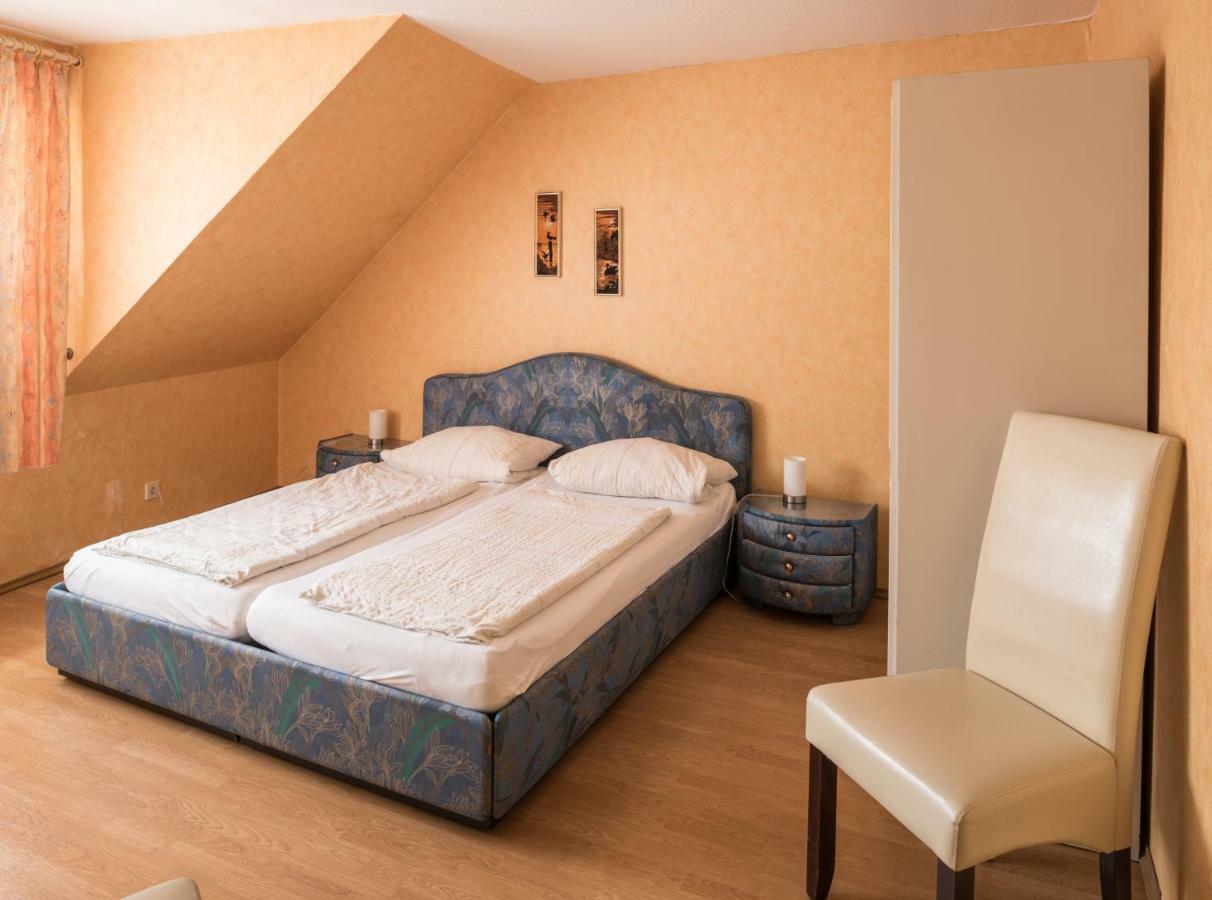 Gaestezimmer Strauss Kottenheim Exterior photo